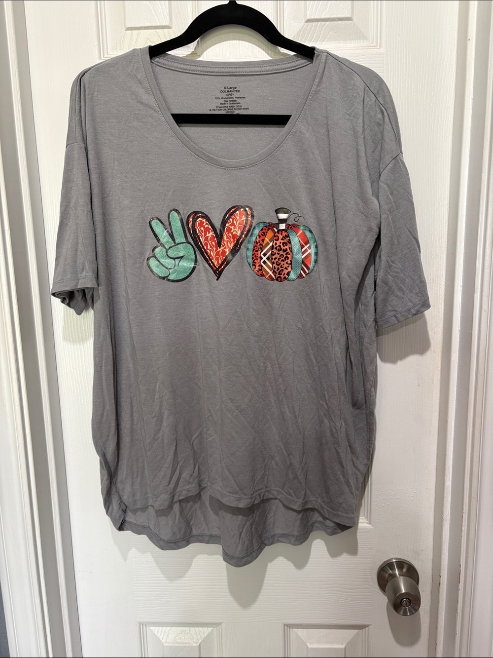 Gray Women's Graphic Tee with Peace, Heart & Pumpkin Design